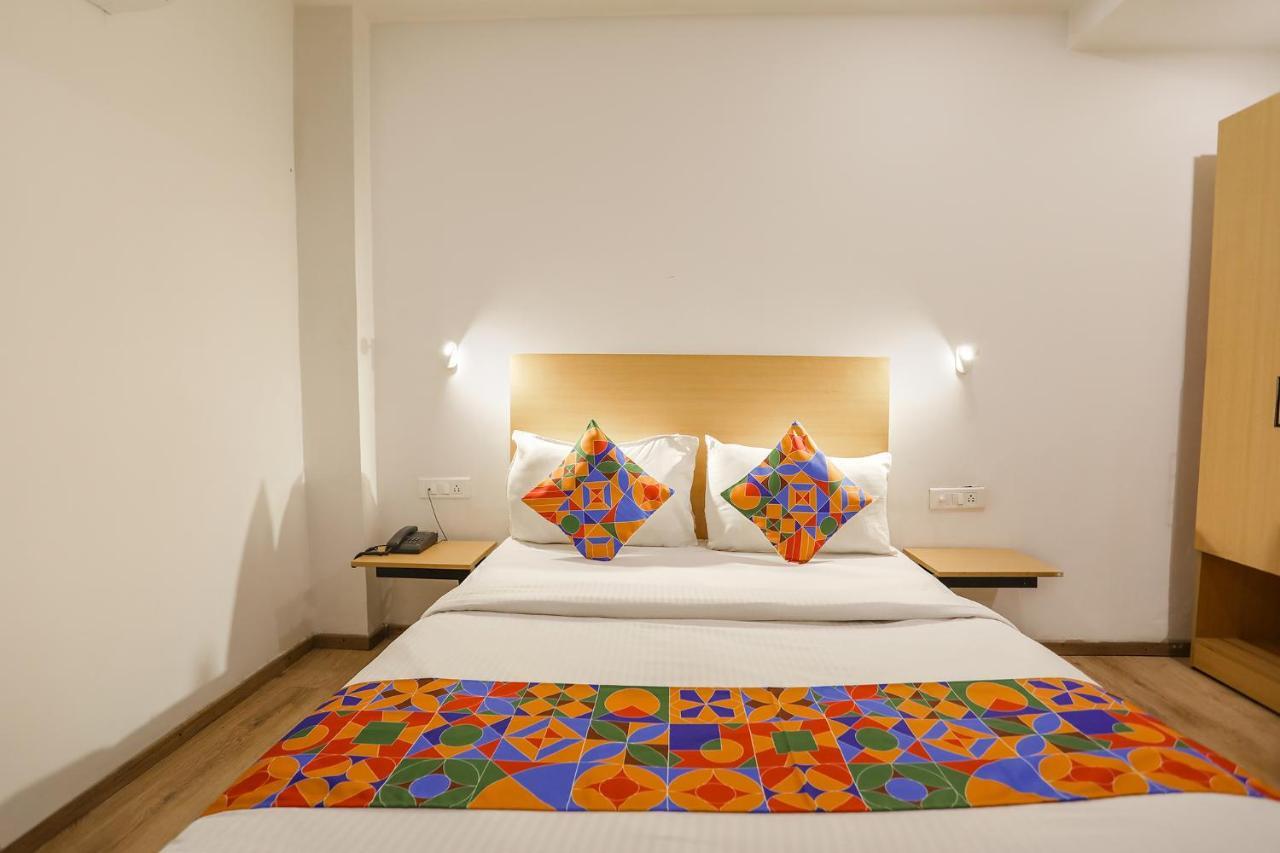 Fabhotel Golden World Газиабад Экстерьер фото