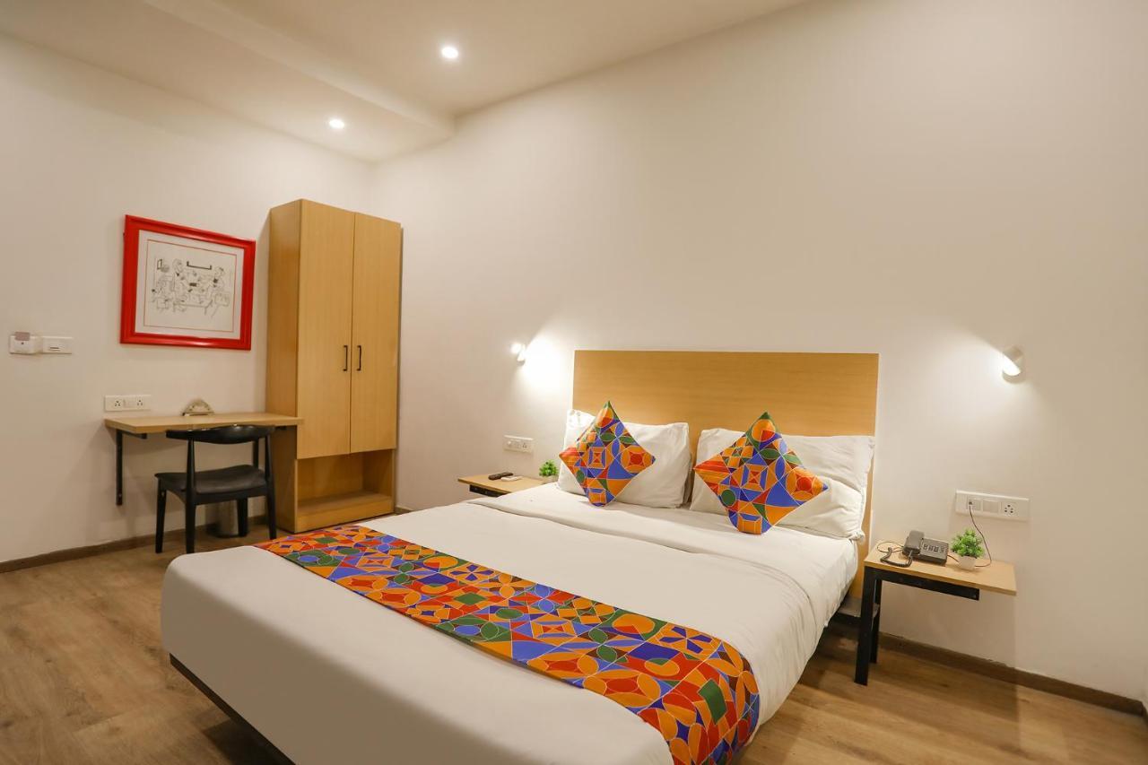 Fabhotel Golden World Газиабад Экстерьер фото