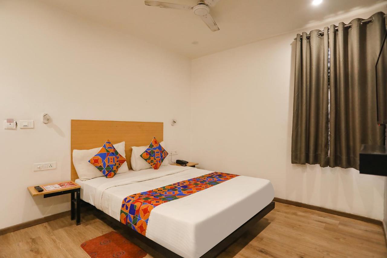 Fabhotel Golden World Газиабад Экстерьер фото