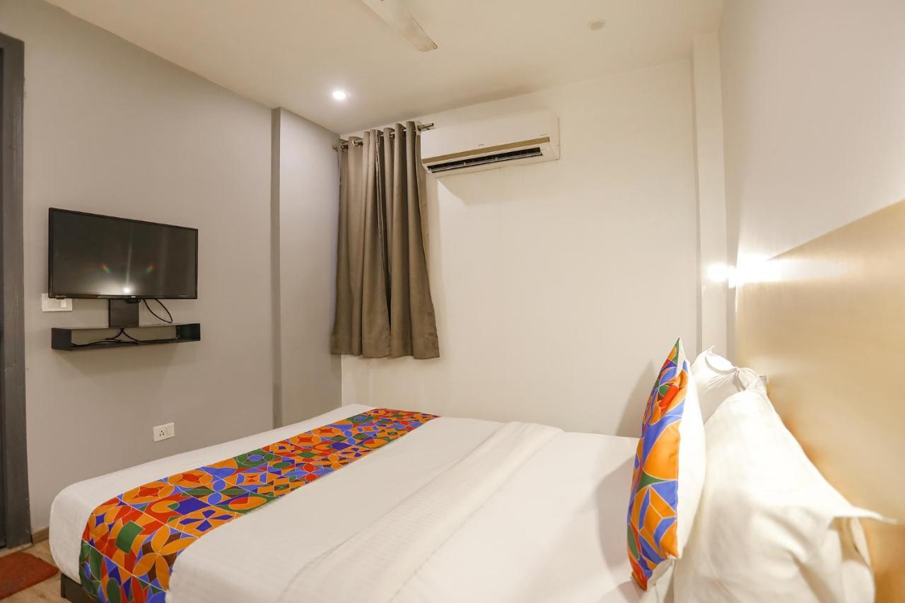 Fabhotel Golden World Газиабад Экстерьер фото